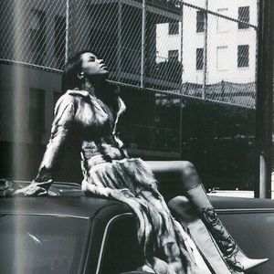 Meet your Posher, Kaya